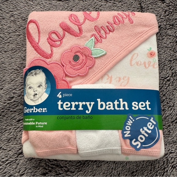 Gerber Bath Towel Set - Picture 1 of 3